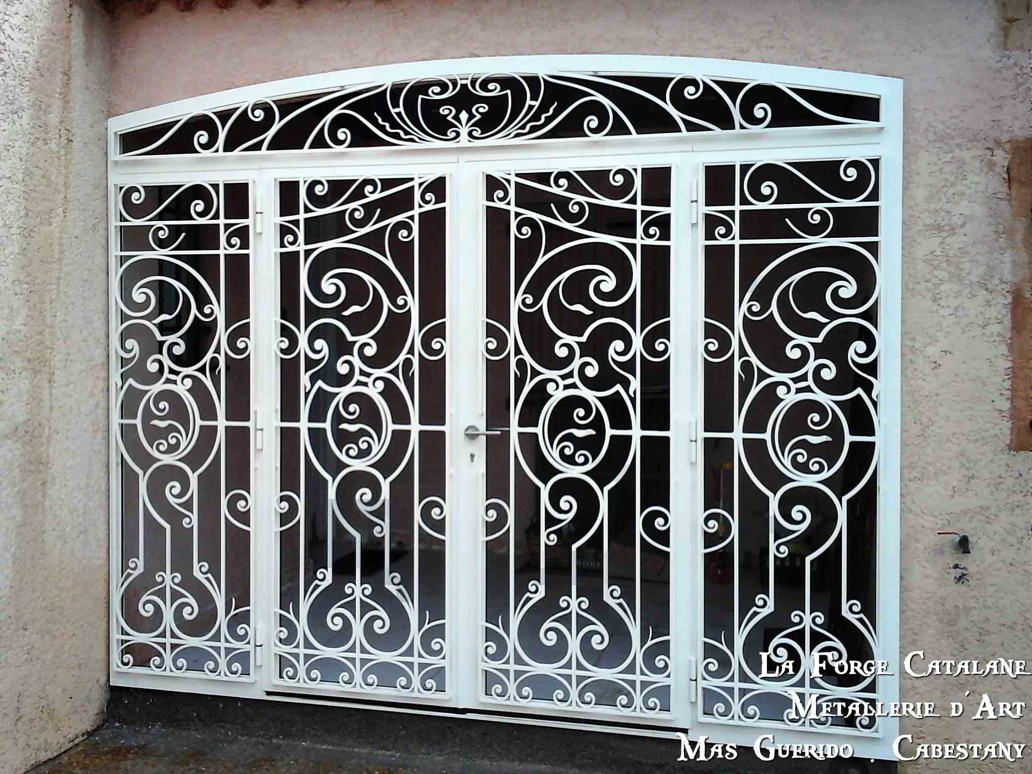 porte vitre decoupe hausmanienne forge catalane 2.jpg